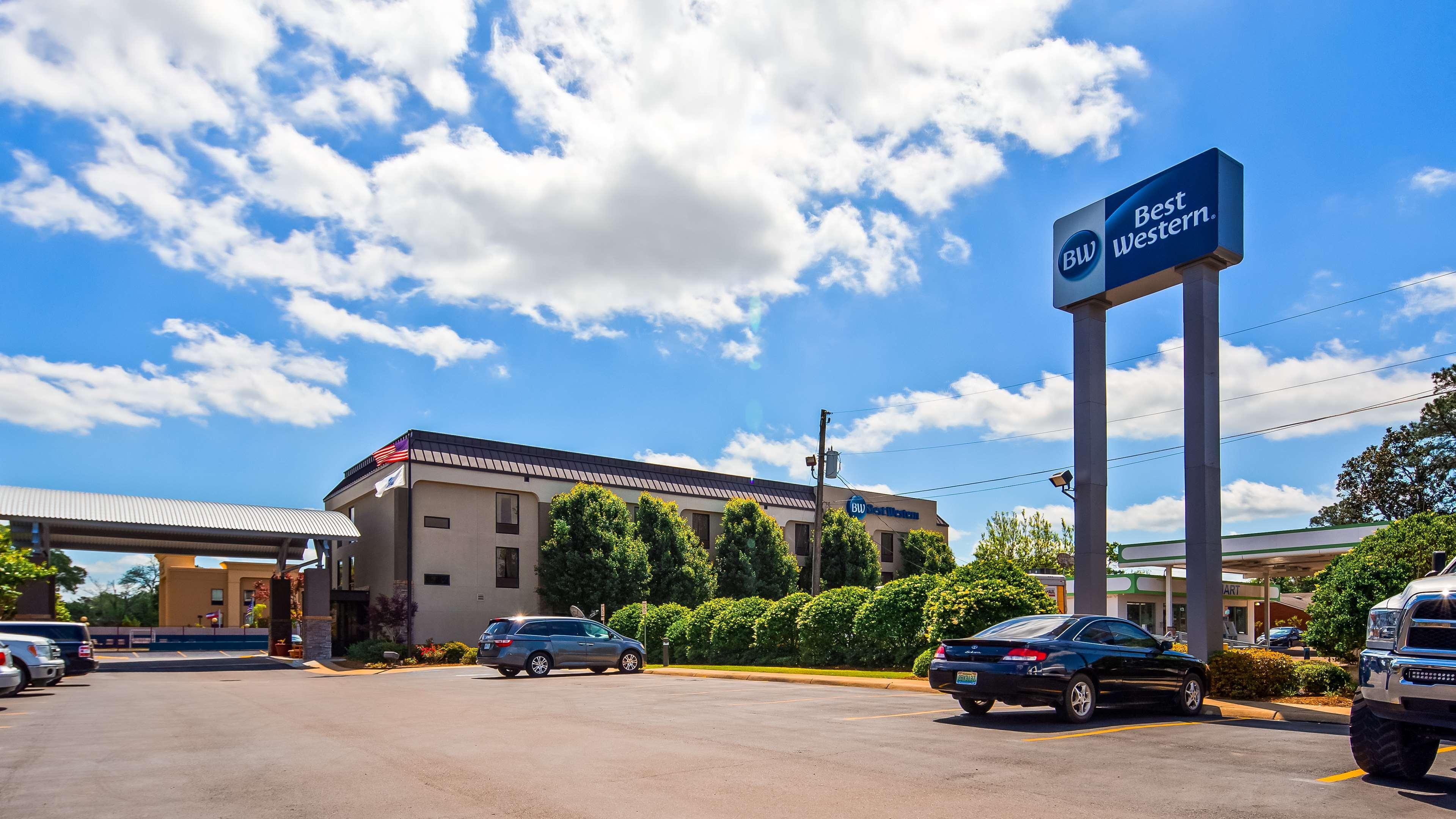 Days Inn By Wyndham Laurel Ms Exterior photo